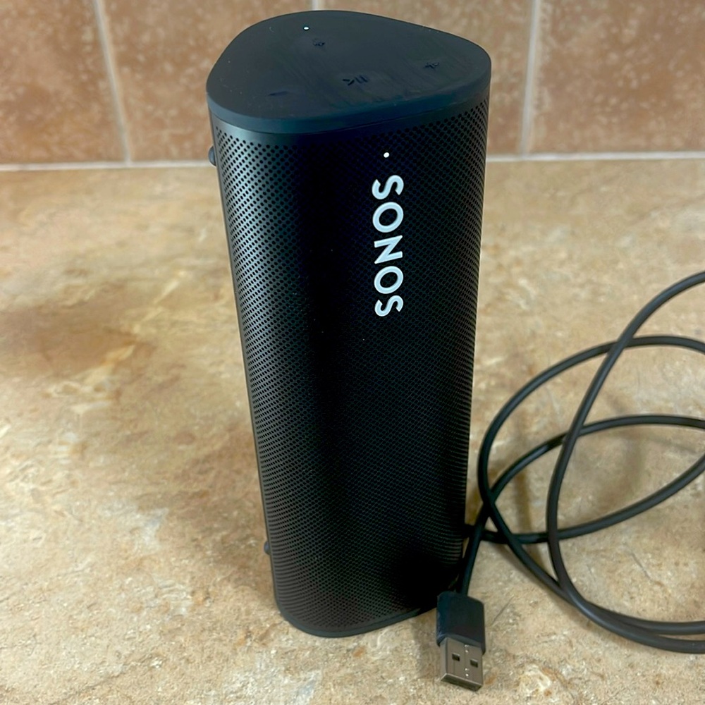 Sonos speaker, 2 years old. Works excellent!